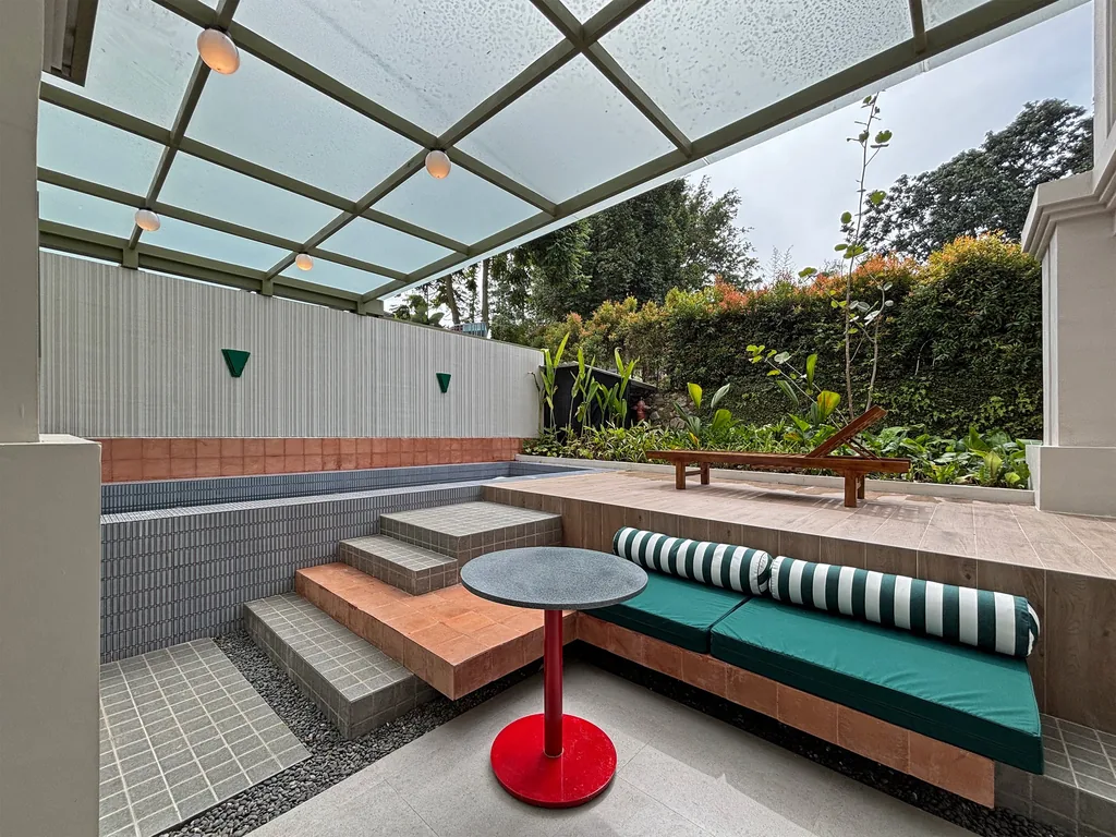 Outdoor space and private pool area of the Calypso Room