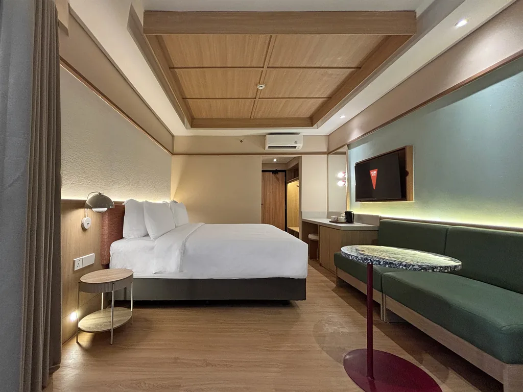 Inside the Waltz Room at Volume Hotel Bandung, photo 7 of 11