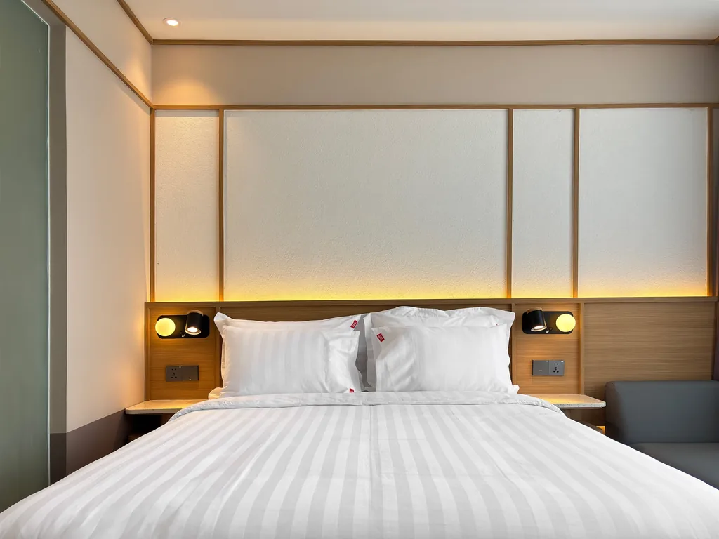 Inside the Enka Room at Volume Hotel Bandung, photo 4 of 10