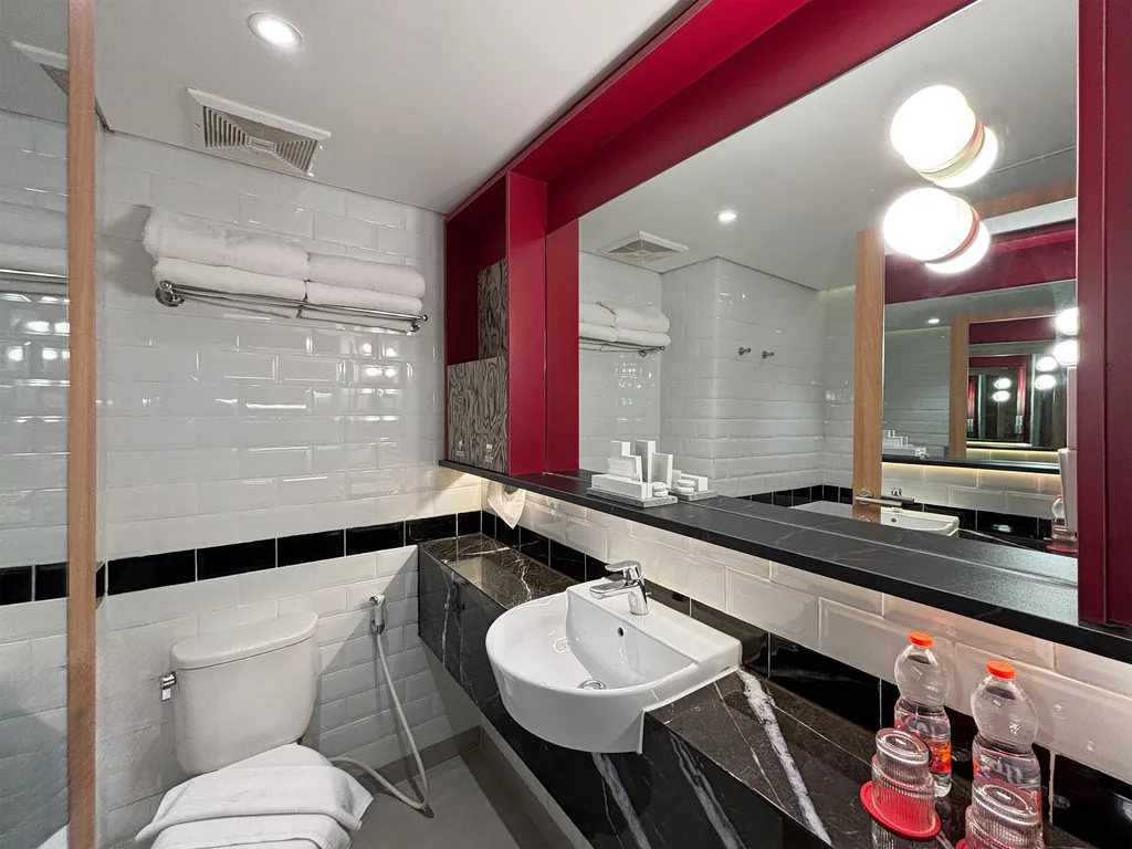 Bathroom of the Jazz Room