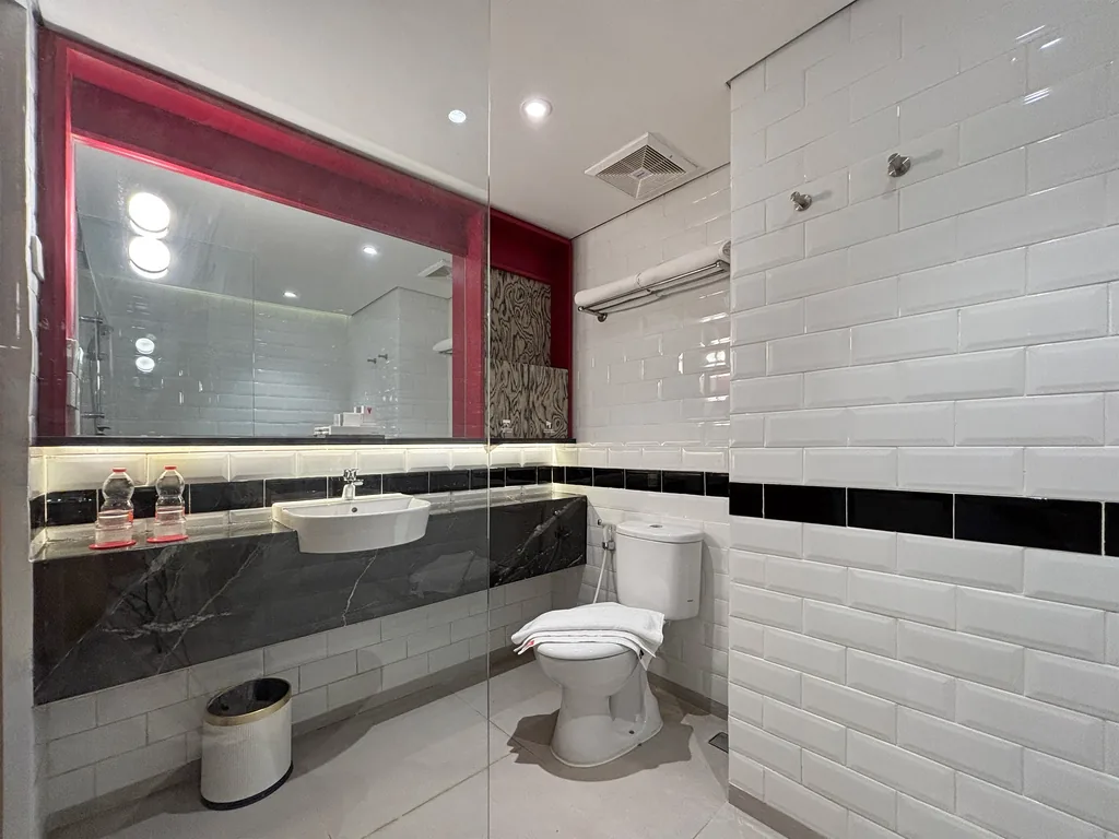 Bathroom of the Country Room