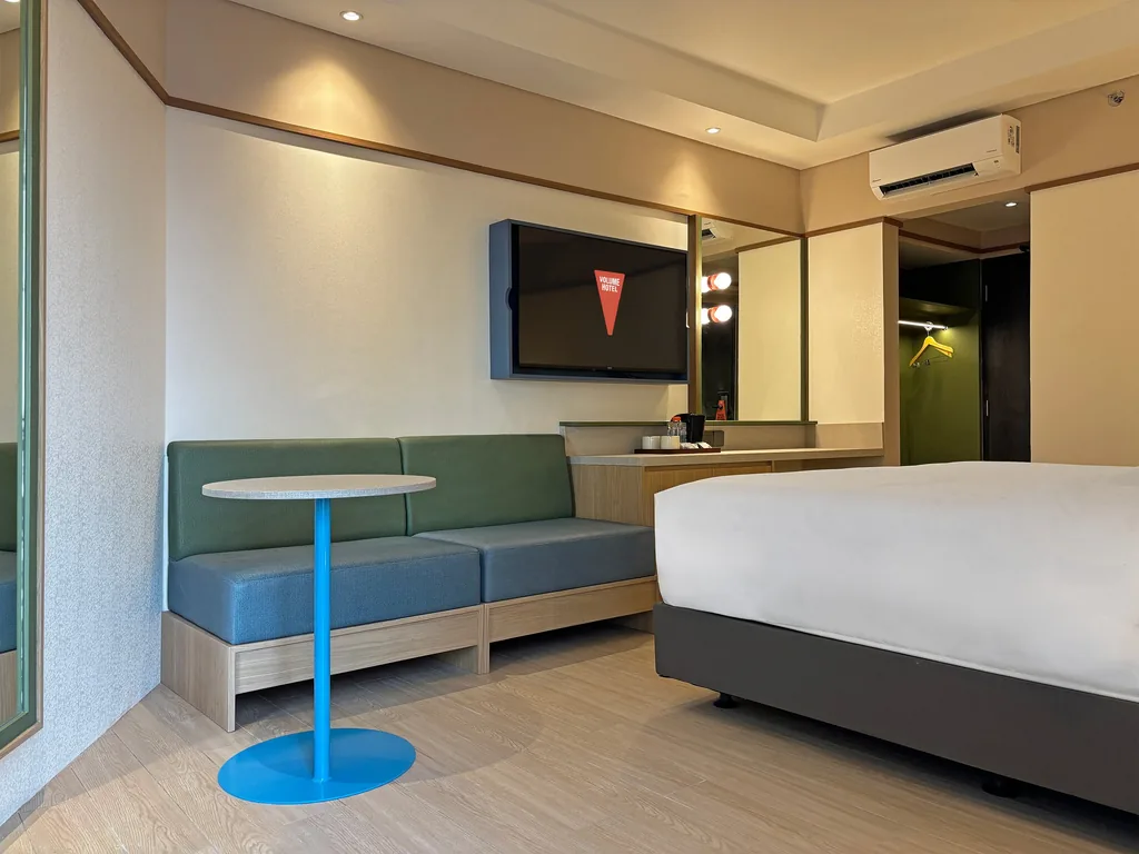 Inside the Country Room at Volume Hotel Bandung, photo 3 of 12