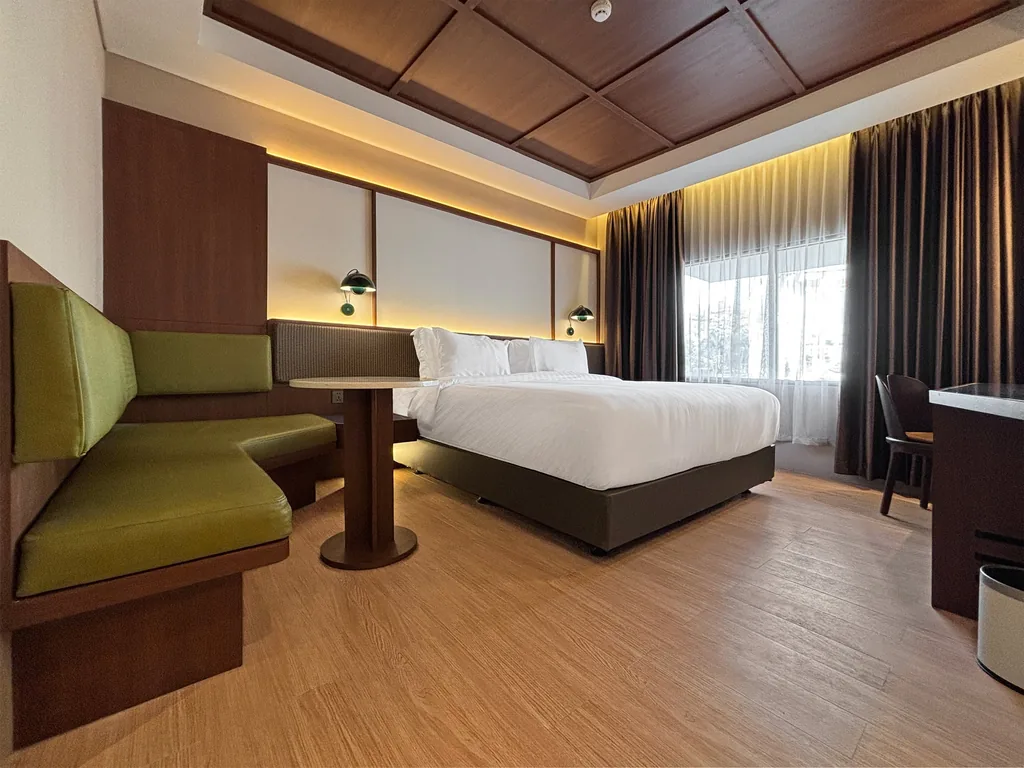 Inside the Jazz Room at Volume Hotel Bandung, photo 2 of 9