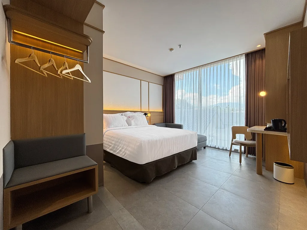 Inside the Enka Room at Volume Hotel Bandung, photo 2 of 10