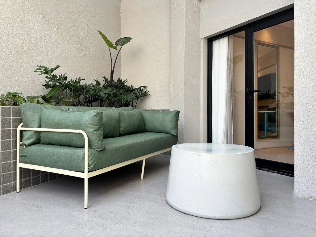 Outdoor space and private pool area of the Country Room