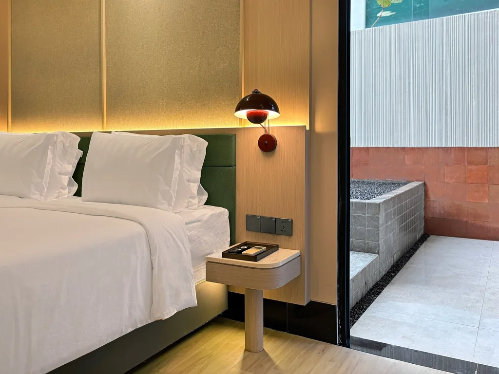 Koto Room at Volume Hotel Bandung, king + twin