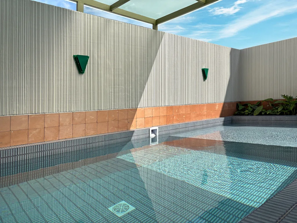 Country Room at Volume Hotel Bandung, king + 2 twin