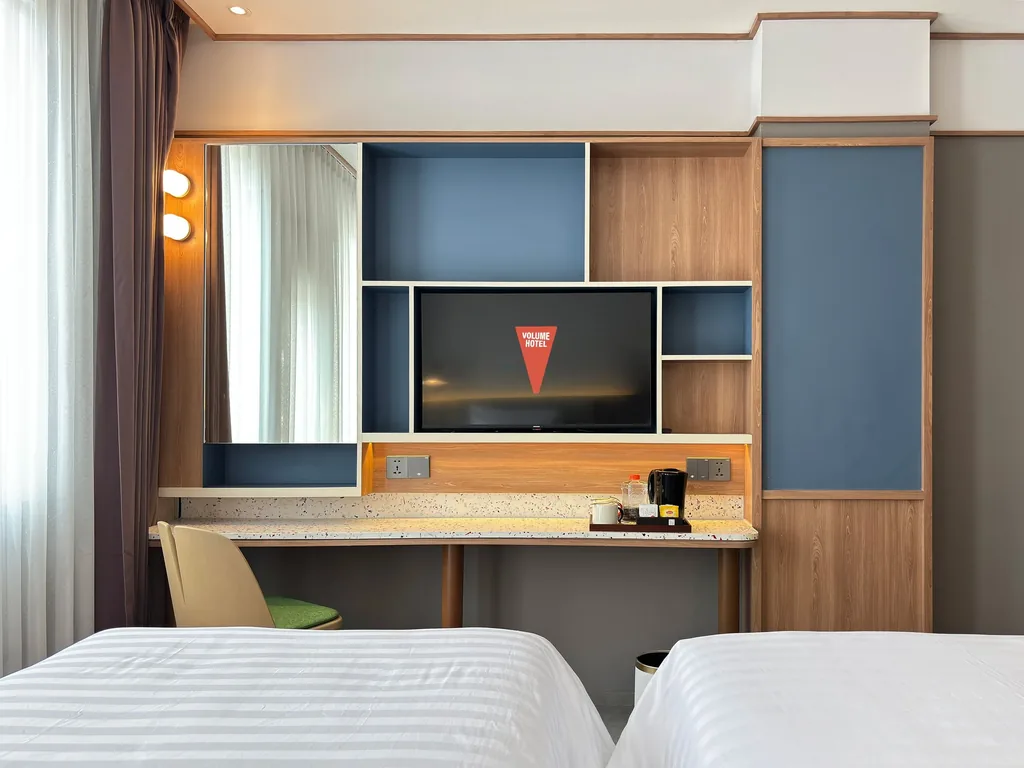 Lo-Fi Room at Volume Hotel Bandung, twin beds