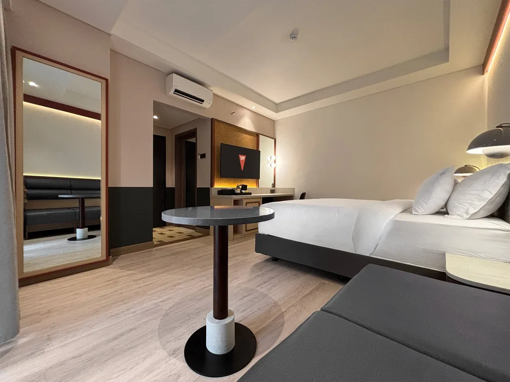 Inside the Flamenco Room at Volume Hotel Bandung, photo 5 of 11