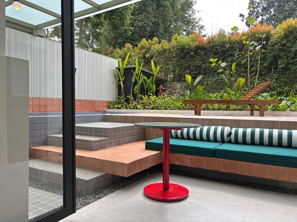 Outdoor space and private pool area of the Calypso Room