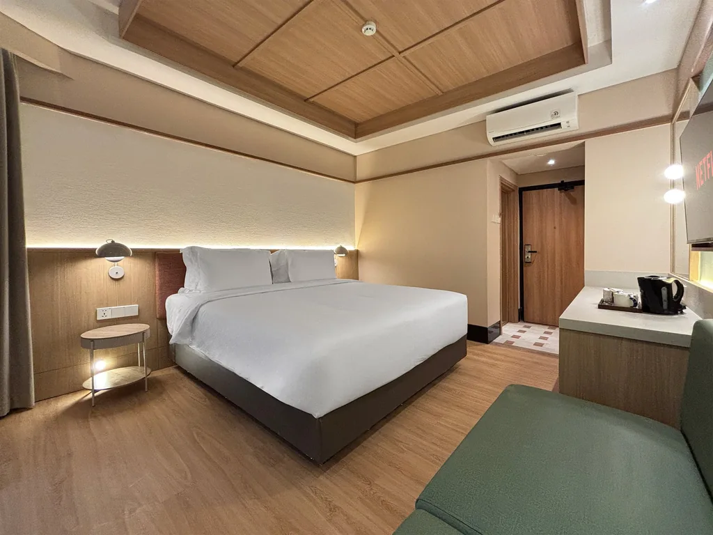 Inside the Waltz Room at Volume Hotel Bandung, photo 2 of 11