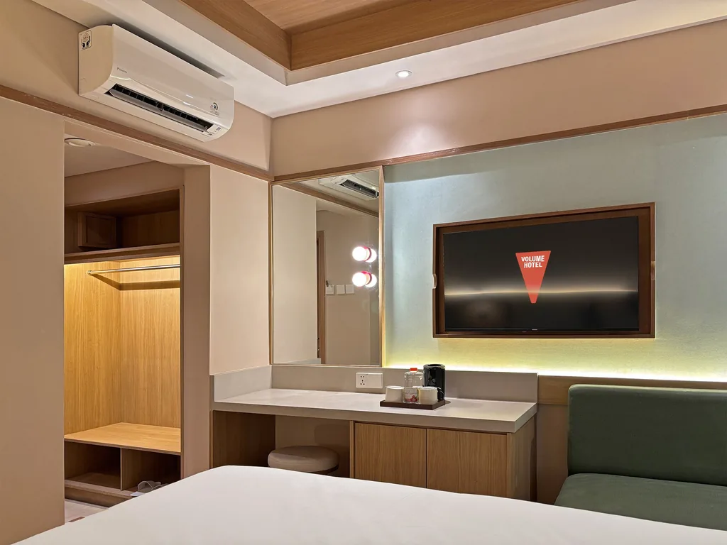 Inside the Waltz Room at Volume Hotel Bandung, photo 6 of 11
