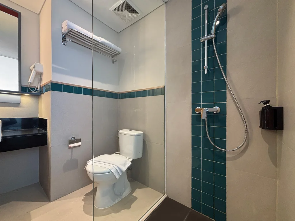 Bathroom of the Enka Room