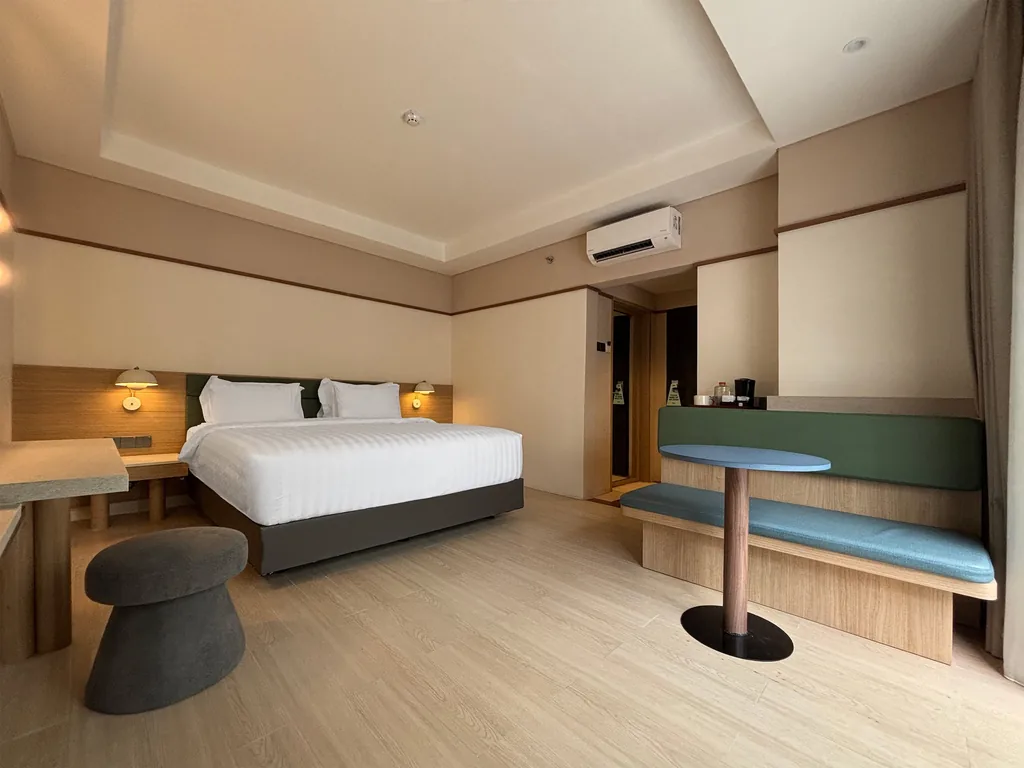 Inside the Country Room at Volume Hotel Bandung, photo 4 of 12
