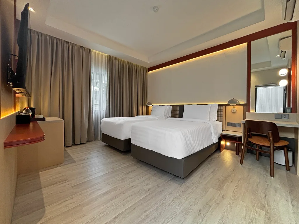 Inside the Flamenco Room at Volume Hotel Bandung, photo 4 of 11
