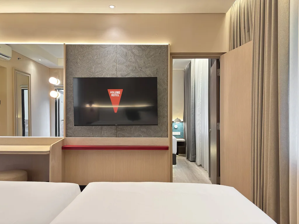 Inside the Koto Room at Volume Hotel Bandung, photo 4 of 8