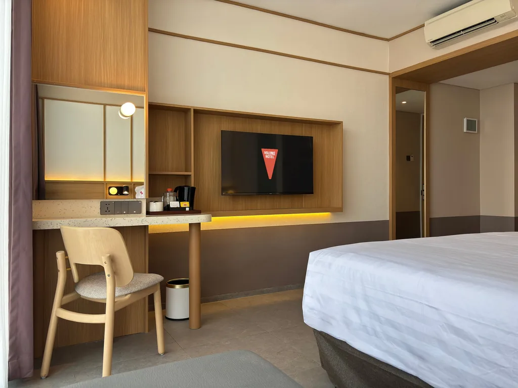 Enka Room at Volume Hotel Bandung, queen bed