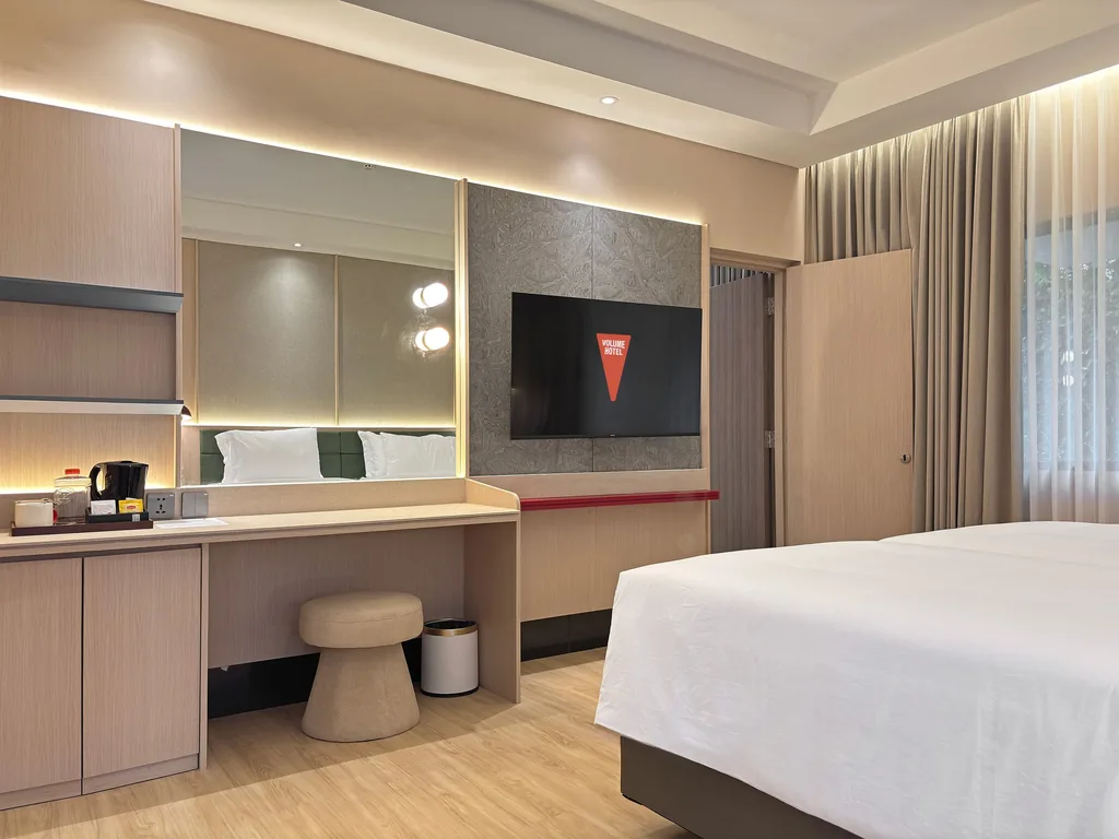Inside the Koto Room at Volume Hotel Bandung, photo 6 of 8
