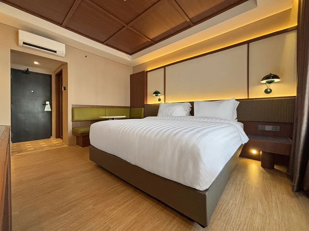 Inside the Jazz Room at Volume Hotel Bandung, photo 4 of 9