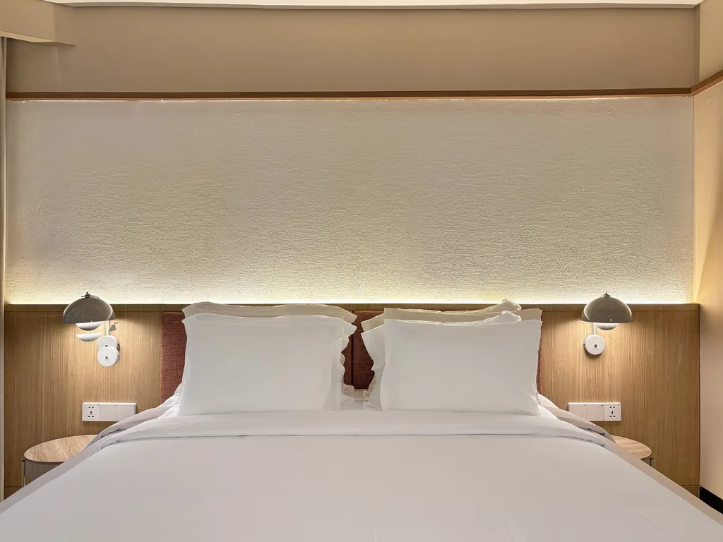Inside the Waltz Room at Volume Hotel Bandung, photo 5 of 11