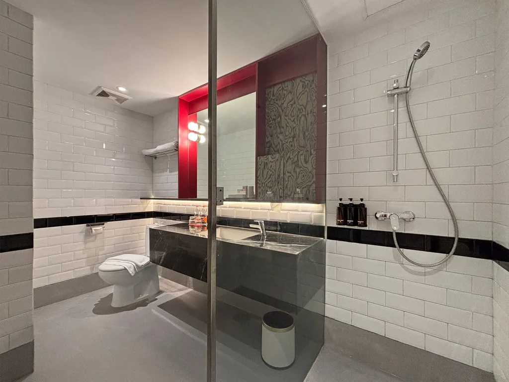 Bathroom of the Opera Suite