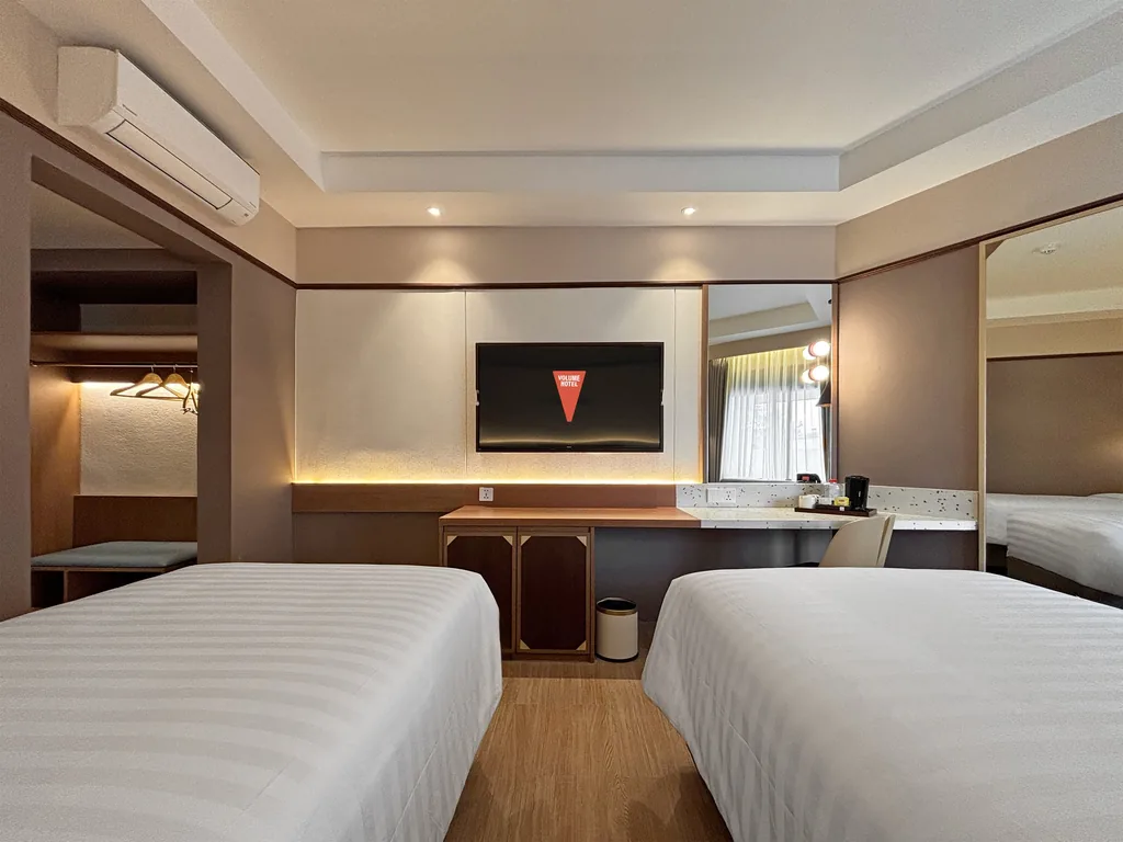 Folk Room at Volume Hotel Bandung, twin beds